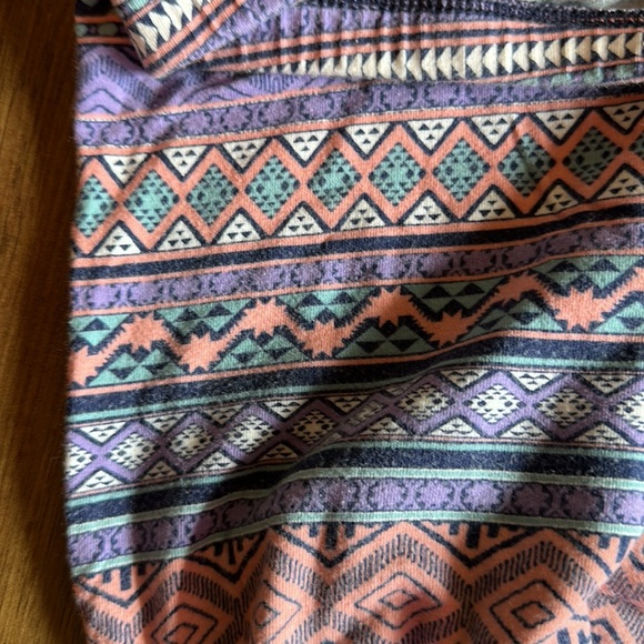 Patterned Leggings - Picture 3 of 3